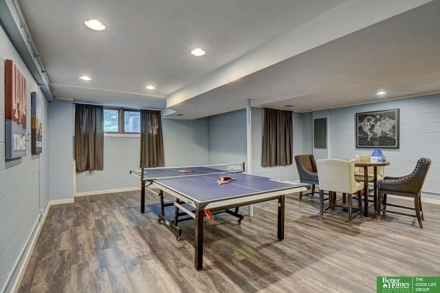 705 N 129 Plaza, Omaha, NE 68154