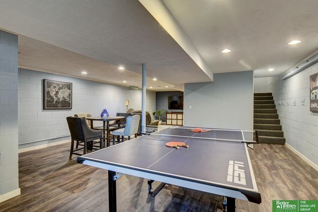 705 N 129 Plaza, Omaha, NE 68154