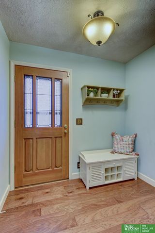 705 N 129 Plaza, Omaha, NE 68154