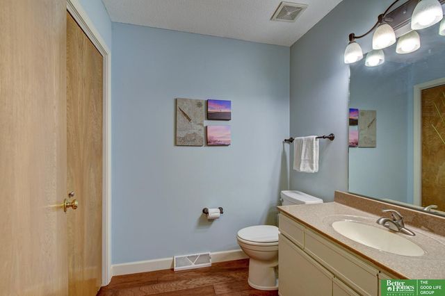 705 N 129 Plaza, Omaha, NE 68154