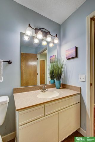 705 N 129 Plaza, Omaha, NE 68154