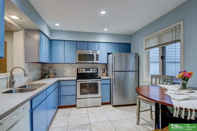 705 N 129 Plaza, Omaha, NE 68154