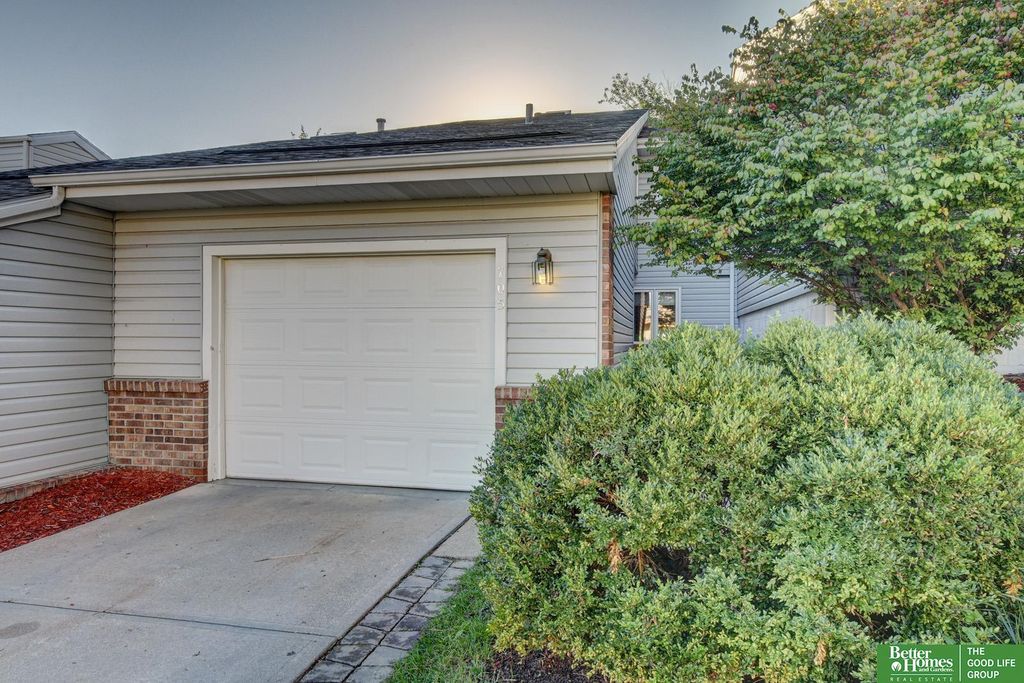 705 N 129 Plaza, Omaha, NE 68154