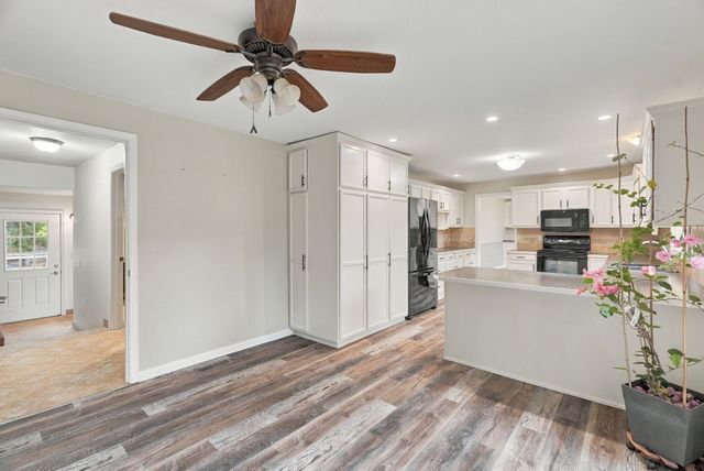 307 W Graves Rd, Spokane, WA 99218
