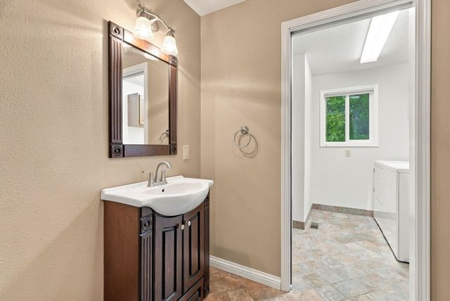 307 W Graves Rd, Spokane, WA 99218