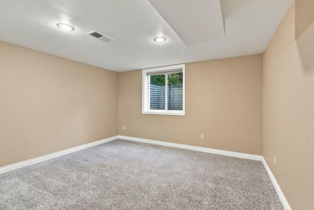 307 W Graves Rd, Spokane, WA 99218