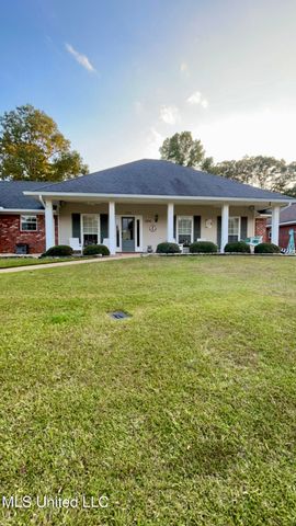 2723 N Sycamore Cove, Pearl, MS 39208