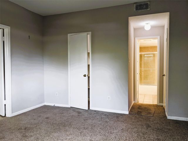 2100 Tanglewilde Street 421, Houston, TX 77063