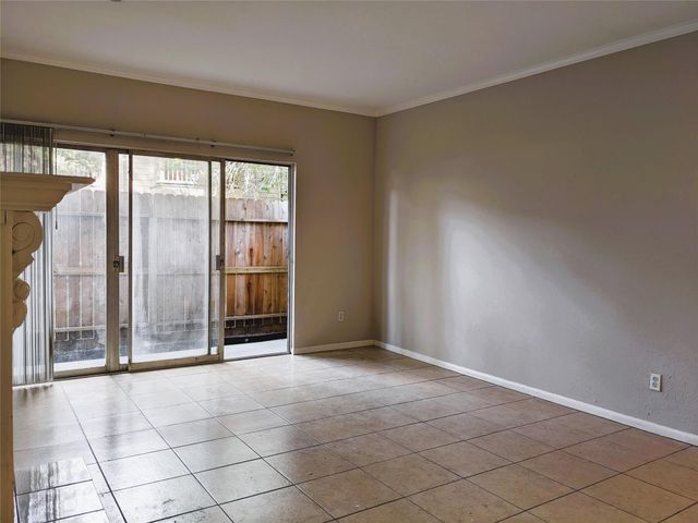 2100 Tanglewilde Street 421, Houston, TX 77063