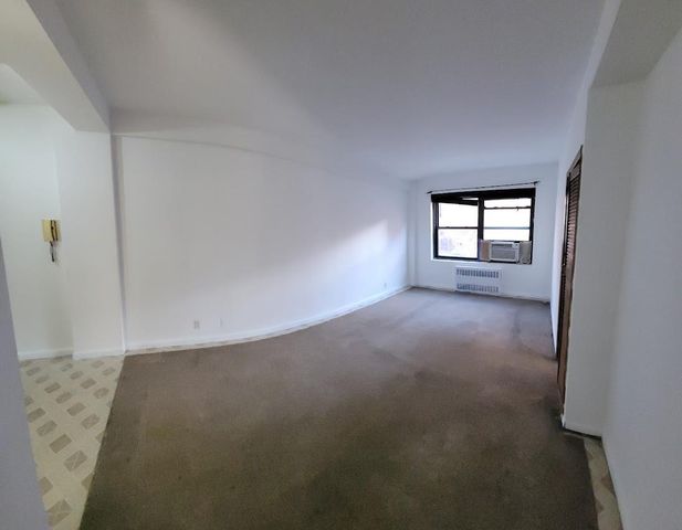 99-60 63rd Road 1B, Rego Park, NY 11374