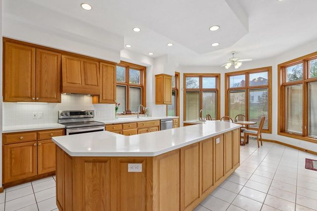 9321 42nd AVENUE, Pleasant Prairie, WI 53158