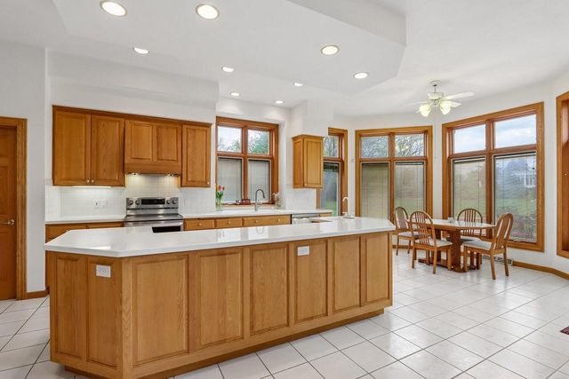 9321 42nd AVENUE, Pleasant Prairie, WI 53158