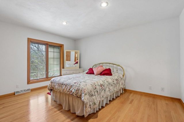 9321 42nd AVENUE, Pleasant Prairie, WI 53158