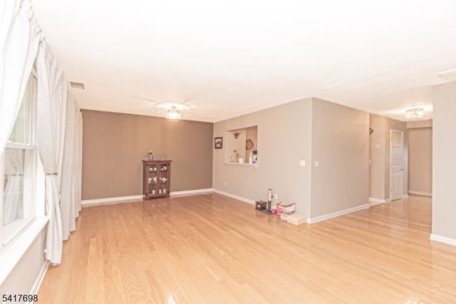 4 Eagles Nest Ln, Hardyston Twp., NJ 07419