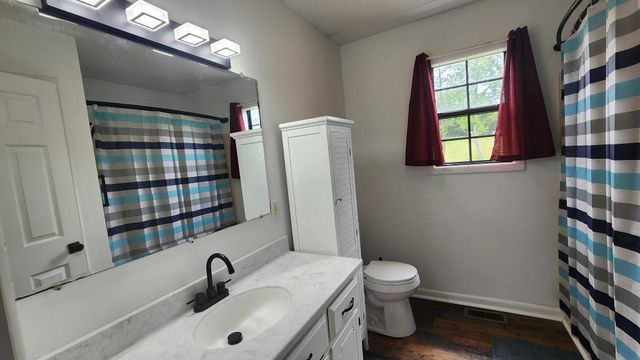 1825 Free Hill Rd, Celina, TN 38551