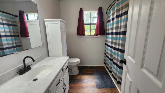 1825 Free Hill Rd, Celina, TN 38551