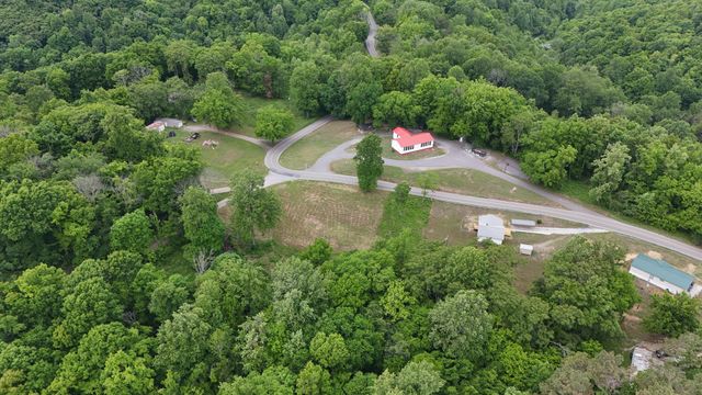 1825 Free Hill Rd, Celina, TN 38551