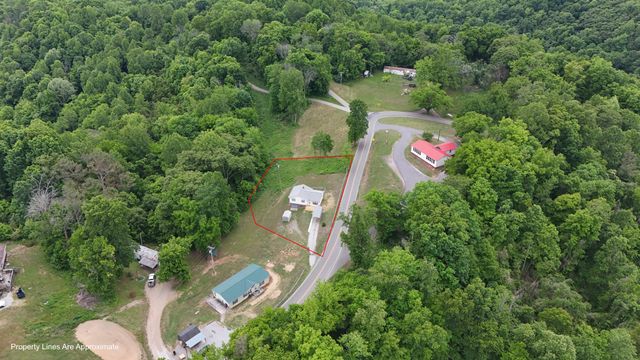 1825 Free Hill Rd, Celina, TN 38551