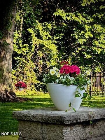 4226 Back Ridge Way, Monclova, OH 43542