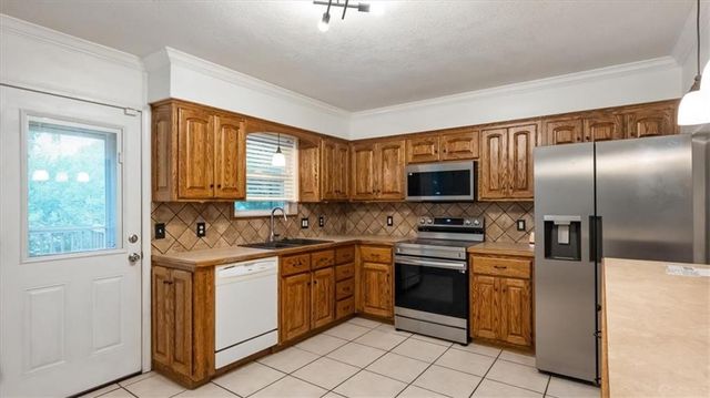 609 Kimberly Drive, Excelsior Springs, MO 64024