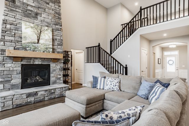 164 Oakhurst Way, Westfield, IN 46074