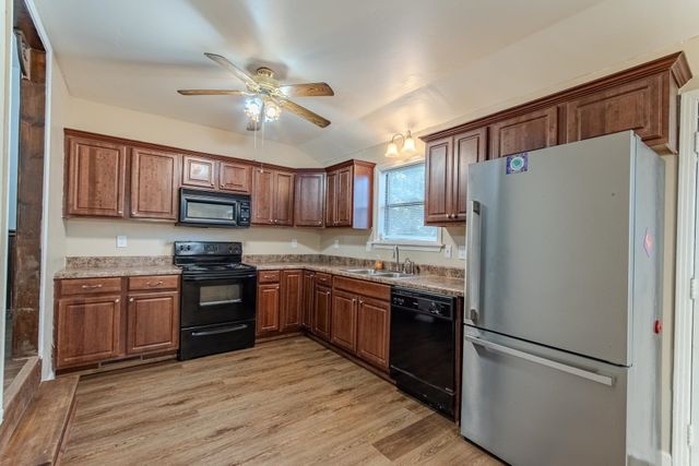 415 CAGLE CIR, Savannah, TN 38372