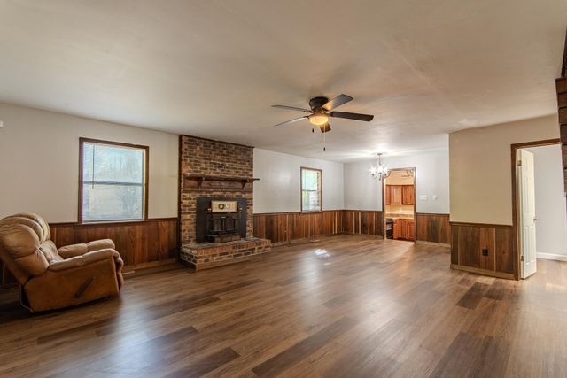 415 CAGLE CIR, Savannah, TN 38372