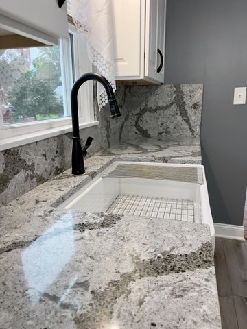 2708 AVENUE I, Council Bluffs, IA 51501