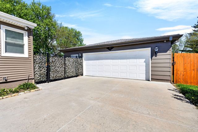 2708 AVENUE I, Council Bluffs, IA 51501