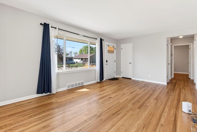 2708 AVENUE I, Council Bluffs, IA 51501