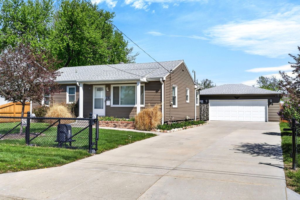 2708 AVENUE I, Council Bluffs, IA 51501