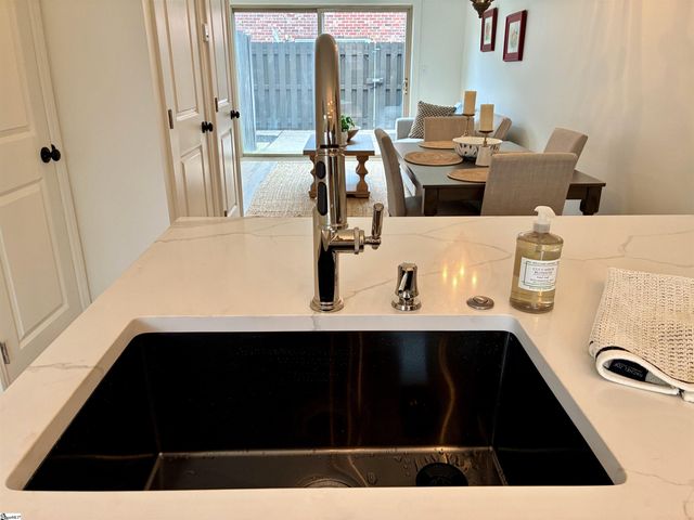 2530 E North Street, Greenville, SC 29615