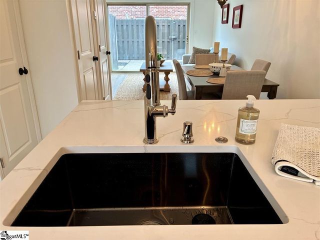 2530 E North Street, Greenville, SC 29615