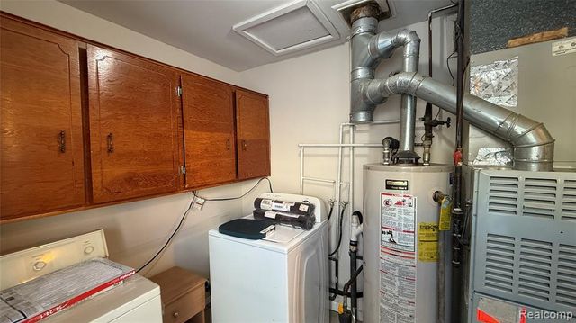 141 W Cornell Avenue, Pontiac, MI 48340