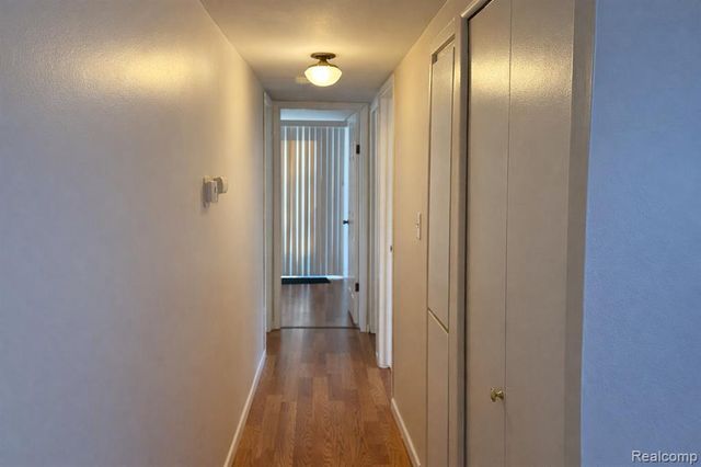 141 W Cornell Avenue, Pontiac, MI 48340