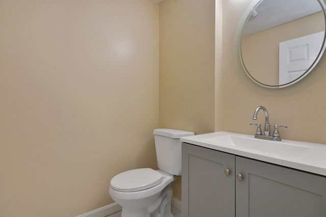 197 High St 2, Andover, MA 01810