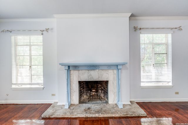 101 CANTERBURY HILL ST, Terrell Hills, TX 78209
