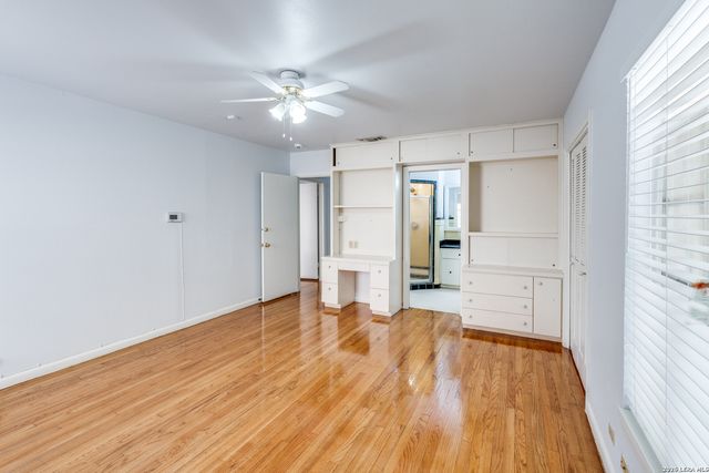 101 CANTERBURY HILL ST, Terrell Hills, TX 78209