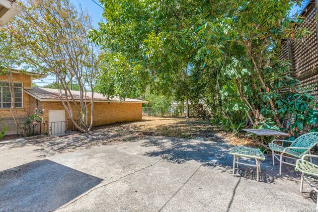 101 CANTERBURY HILL ST, Terrell Hills, TX 78209