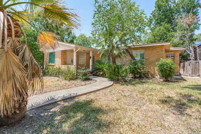 101 CANTERBURY HILL ST, Terrell Hills, TX 78209