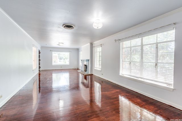 101 CANTERBURY HILL ST, Terrell Hills, TX 78209