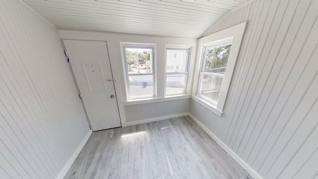 836 Canterbury St 2R, Boston, MA 02131