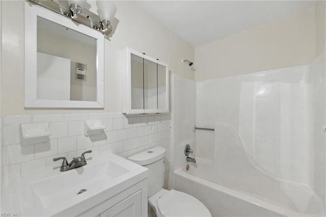 711 Easy ST, Norfolk, VA 23505