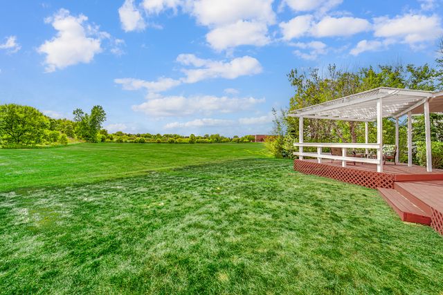 1044 Oakhill Drive, Aurora, IL 60502
