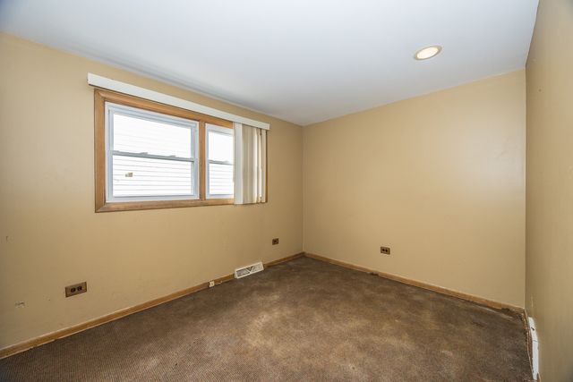 12716 S Saginaw Avenue, Chicago, IL 60633