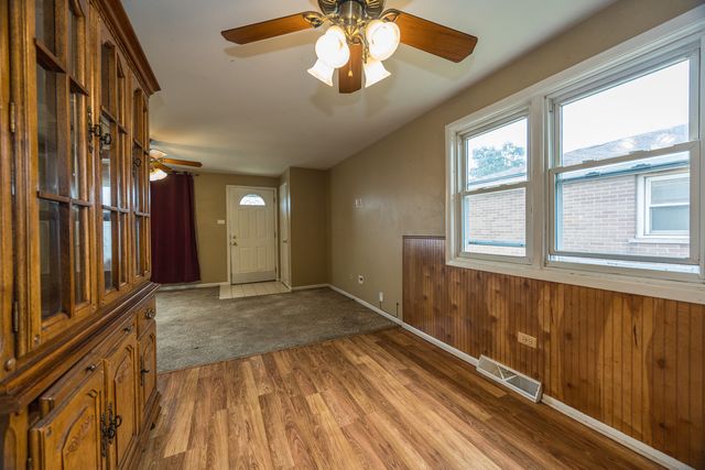 12716 S Saginaw Avenue, Chicago, IL 60633