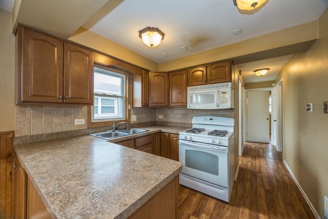 12716 S Saginaw Avenue, Chicago, IL 60633