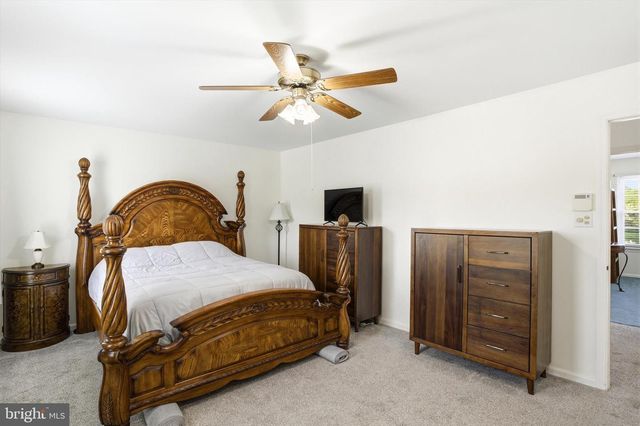 27 ASPEN CT, Bordentown, NJ 08505