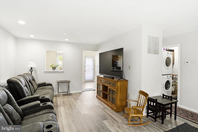 27 ASPEN CT, Bordentown, NJ 08505