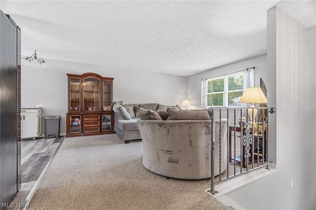 50 Kirby Drive, Akron, OH 44319